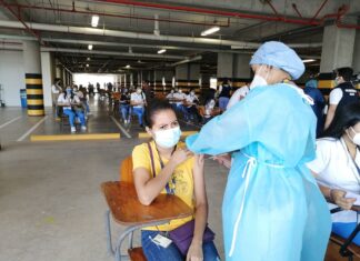 Vacunar a los jóvenes generará un impacto positivo en la educación, según los especialistas