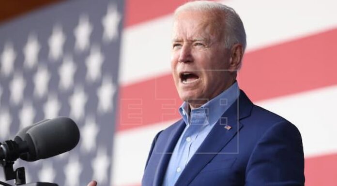 Biden ordenará la vacunación obligatoria de todos los empleados federales
