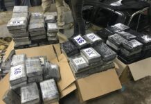 Hallan 395 paquetes de cocaína ocultos en camión en zona del Caribe, Honduras