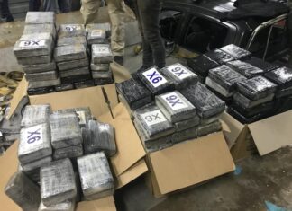 Hallan 395 paquetes de cocaína ocultos en camión en zona del Caribe, Honduras