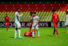 Concacaf descalifica al Olimpia y al Inter Moengo tras el polémico video que muestra la repartición de dinero de Ronnie Brunswijk