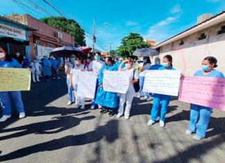 Por falta de pago los médicos por contrato del Hospital Leonardo Martínez en SPS podrían irse a paro indefinido