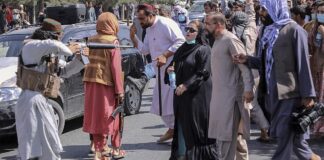 El nuevo gobierno talibán prohíbe el deporte femenino y las protestas sociales