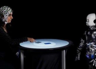 La mirada directa de un robot humanoide influye en nuestra toma de decisiones