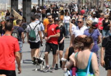 Pfizer estima que dentro de un año se podrá regresar a la vida normal gracias a las vacunas