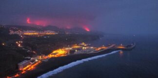 La lava gana terreno al mar en La Palma y se prevé un deterioro del aire