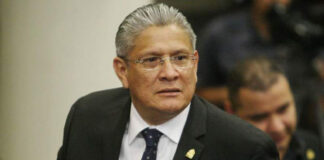 Esdras Amado López: “Los inteligentes no caben en el grupo de Mel y Xiomara”