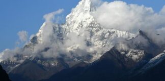 Tres escaladores franceses desaparecidos tras una avalancha en el Himalaya