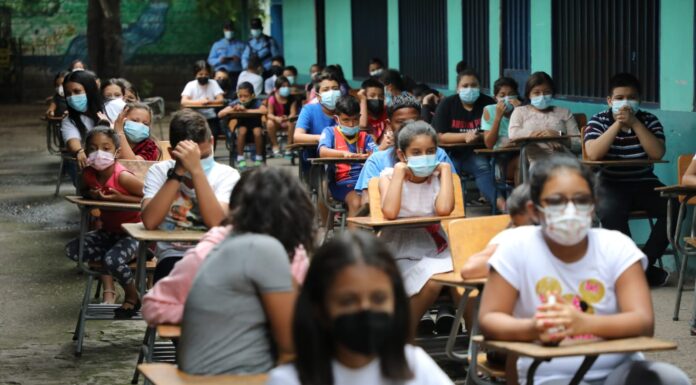 El sistema educativo de Honduras se encuentra en su peor momento con un retroceso escolar de dos años