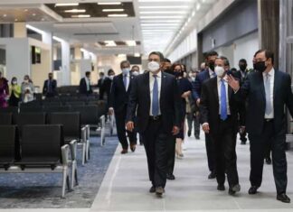 El presidente de Honduras presenta el Aeropuerto Internacional Palmerola