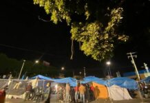 Ponen una valla a campamento migrante en la ciudad mexicana de Tijuana