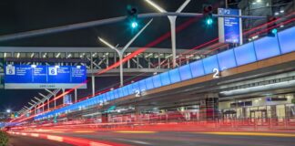 El Aeropuerto Internacional de Los Ángeles suspende todos los vuelos por una alerta de seguridad