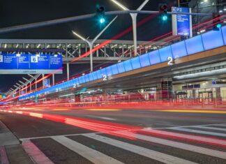 El Aeropuerto Internacional de Los Ángeles suspende todos los vuelos por una alerta de seguridad