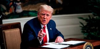 Trump señala que el FBI «robó» sus tres pasaportes en el registro a su casa