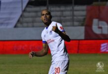 Eddie Hernández podría recibir un duro castigo por intento de agresión contra un árbitro hondureño