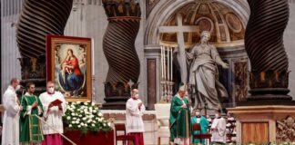 El papa tilda de «escandaloso» el gasto en armamento de los países