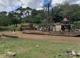 Aseguran equipo de extracción de minería en el Río Patuca