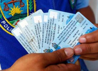 Policías enfrentan proceso penal por emitir licencias de conducir de manera fraudulenta