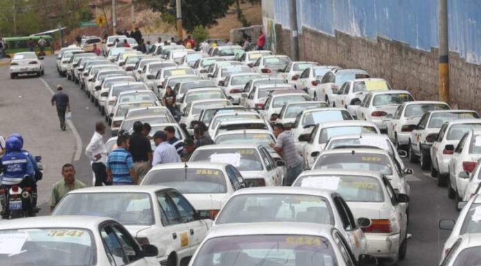 Taxistas piden un aumento al pasaje de cinco lempiras