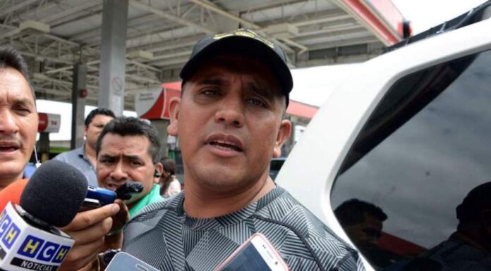 Apoderada legal del capitán Santos Orellana denuncia una persecución política y plan para involucrarlo en narcotráfico