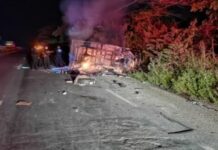Tres muertos y 19 hondureños heridos tras volcadura de camión en Veracruz