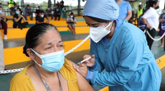 El 25 de octubre inicia la aplicación de la tercera dosis o refuerzo de la vacuna contra el Covid-19 en el territorio nacional