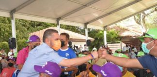 David propone a sector de taxis, trabajar con una app, y seguro social ligado al pago de la matricula vehicular