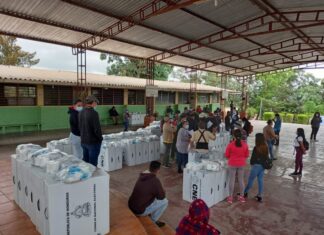 Distribución de Maletas Electorales prosigue desde acopios departamentales hacia los municipios