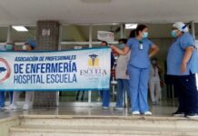 Enfermeras protestan exigiendo asignación de plazas y contratación de personal