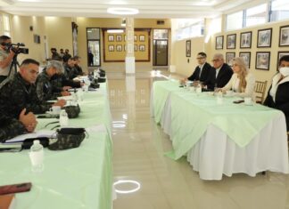 Reuniones con candidatos presidenciables “no son misas negras”, afirman las FFAA