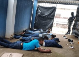 Capturan a seis agentes de la DPI con 50 kilos de cocaína en Tocoa, Colón