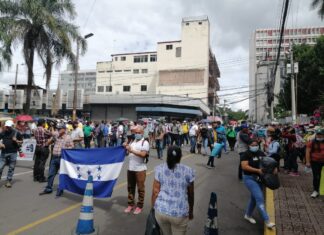 Tras lucha en las calles, 6,619 maestros Proheco tendrán permanencia laboral y nivelación salarial