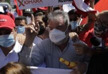 Seguiremos exigiendo al CNE hasta que inscriba a Roberto Contreras, dice Pedro Barquero