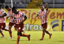 El Vida sigue líder del fútbol hondureño y Real España lo escolta a un punto