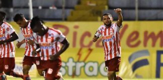 El Vida sigue líder del fútbol hondureño y Real España lo escolta a un punto