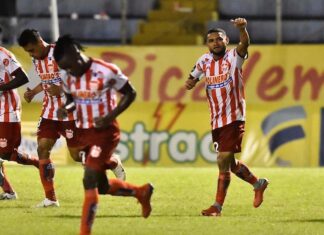 El Vida sigue líder del fútbol hondureño y Real España lo escolta a un punto