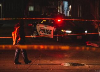 Al menos 5 muertos y unos 40 heridos atropellados en un desfile en Wisconsin