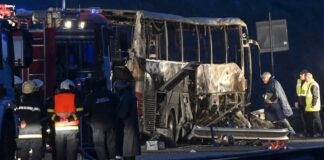 Mueren calcinados en Bulgaria 46 pasajeros de un autobús, 12 de ellos menores