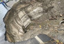 Debido a las lluvias cierran la calle que conecta la avenida Júnior y el bulevar del norte en la colonia El Roble de SPS