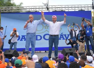 David pide ver al país como en un retrovisor de carro, dejar atrás la corrupción de los Zelaya y ver hacia el futuro con Papi