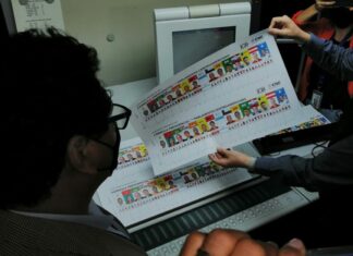 El CNE anuncia que las imprentas iniciarán mañana la entrega de las papeletas electorales