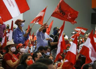 Líderes liberales se suman a la alianza de oposición encabezada por Xiomara Castro