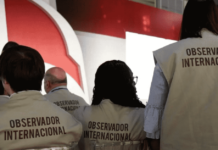 Denuncian que una observadora electoral mexicana se encuentra retenida en el aeropuerto de SPS