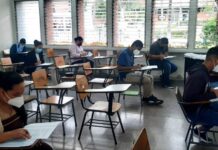 Médicos consideran prudente el retorno a clases presenciales de los universitarios, pero no los niños