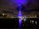 La Torre Eiffel se ilumina de azul para celebrar la presidencia gala de la Unión Europea