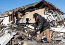 Al menos 74 muertos por los tornados en Kentucky, según el gobernador del estado