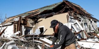 Al menos 74 muertos por los tornados en Kentucky, según el gobernador del estado