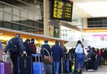 Las aerolíneas de EEUU cancelan más de 400 vuelos de Nochebuena tras el mayor día de viajes aéreos de las fiestas