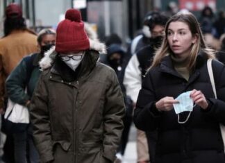 Nueva York asigna 65 millones de dólares para aplicar mascarilla obligatoria