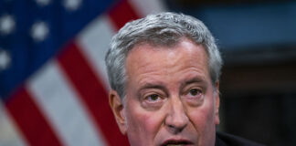 Alcalde de Nueva York no descarta cancelar fiestas de Fin de Año por covid-19